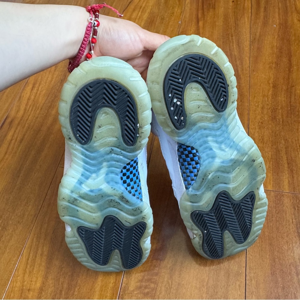 Jordan 11s - Picture 3 of 6